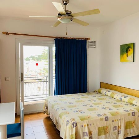 Apartamentos Ebusus Santa Eularia des Riu Exterior photo